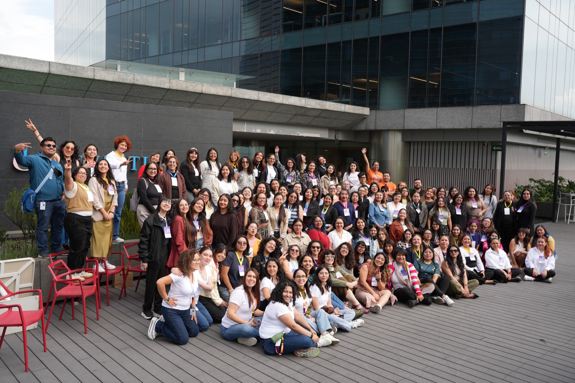 Foto grupal de la comunidad en Dev Day 4 Women CDMX 2026