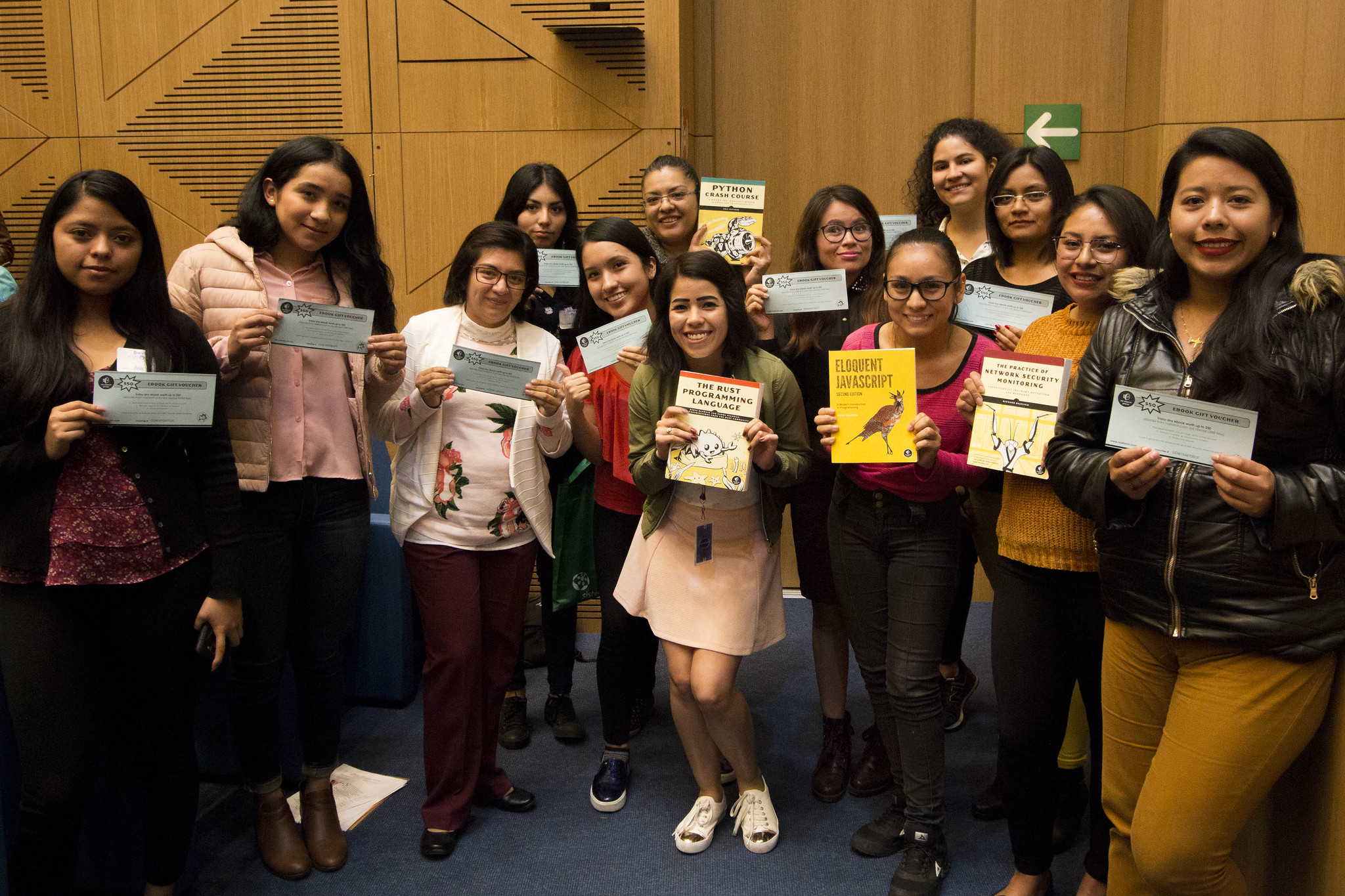 Comunidad y empresas en Dev Day 4 Women